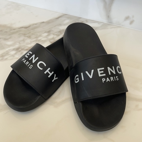 GIVENCHY Paris Slides - Picture 2 of 11